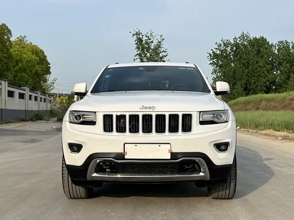 Jeep Grand Cherokee 2017 — фото 2