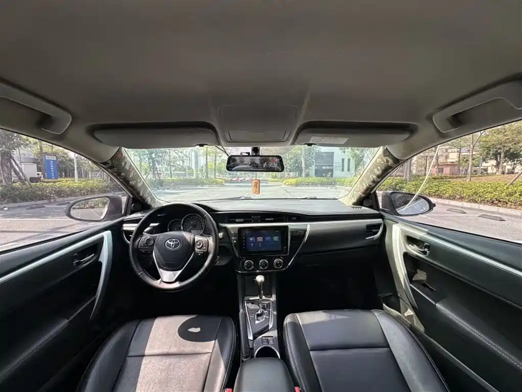 Toyota Corolla 2017 — фото 14