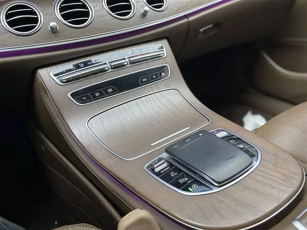 Mercedes-Benz E-Class 2023 — фото 10