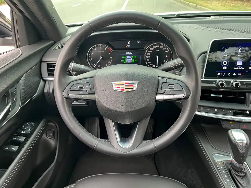 Cadillac CT4 2021 — фото 11