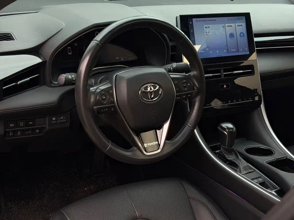 Toyota Avalon 2023 — фото 17