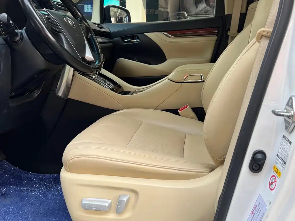Toyota Alphard 2017 — фото 8