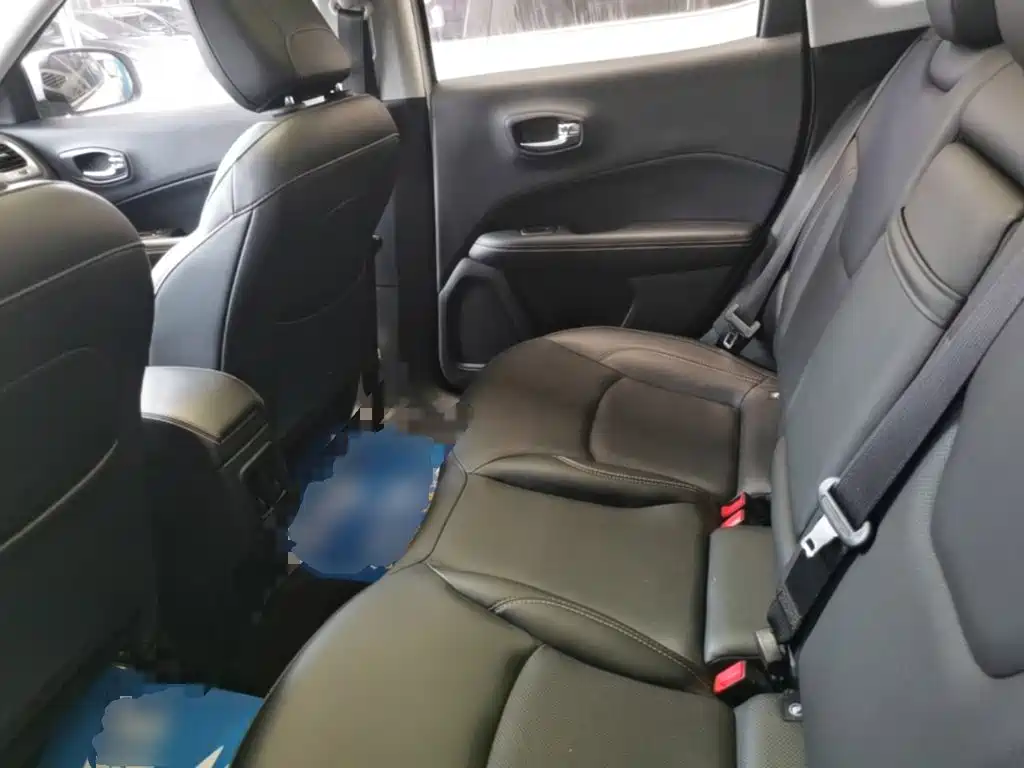Jeep Compass 2019 — фото 17