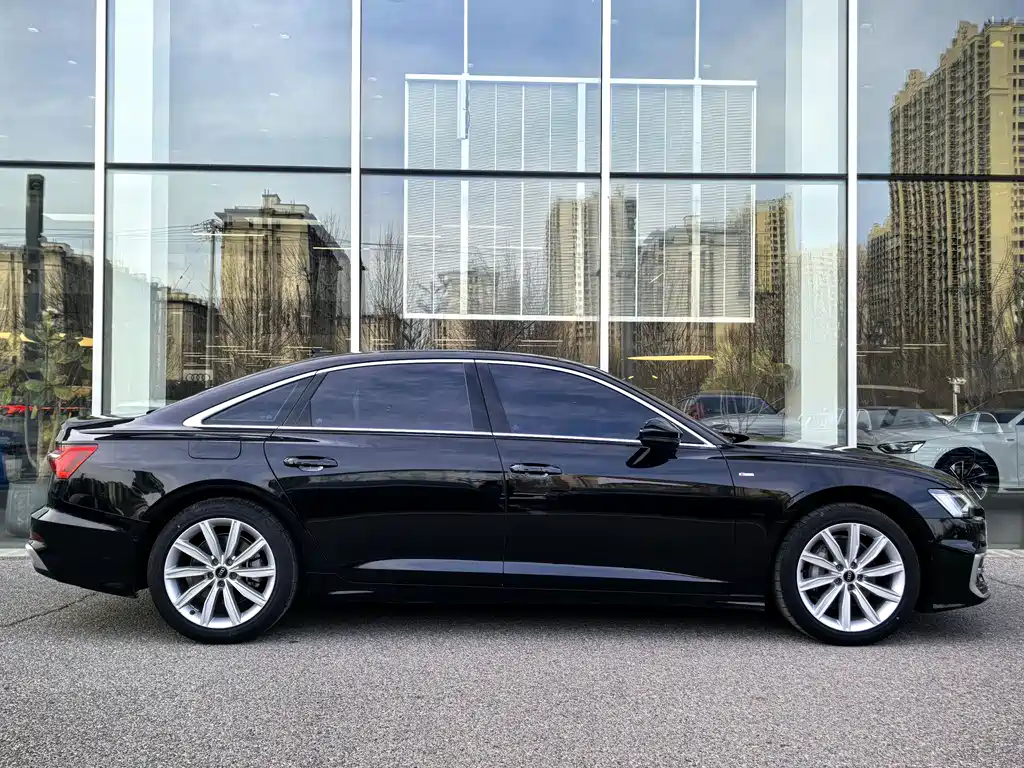 Audi A6L 2025 — фото 4