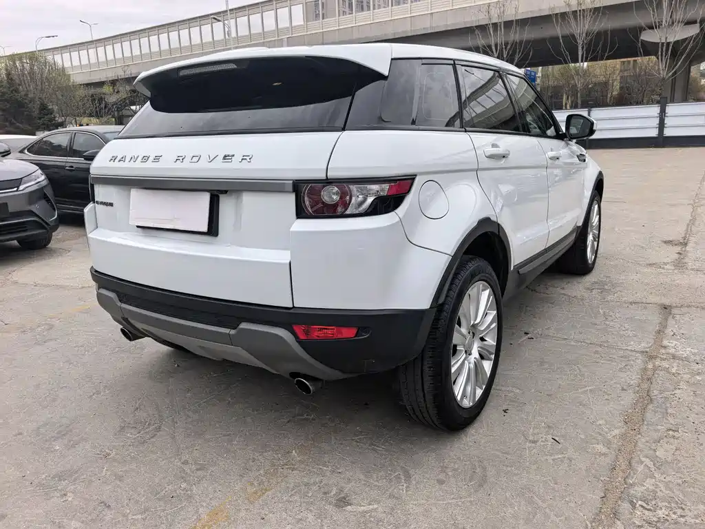 Land Rover Evoque 2015 — фото 9