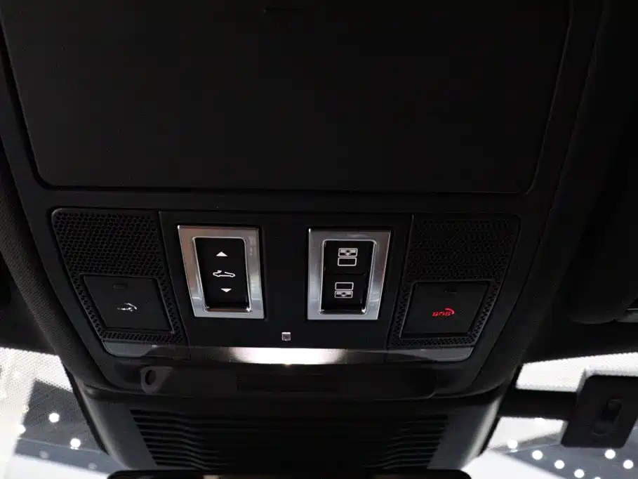 Jaguar XFL 2022 — фото 12