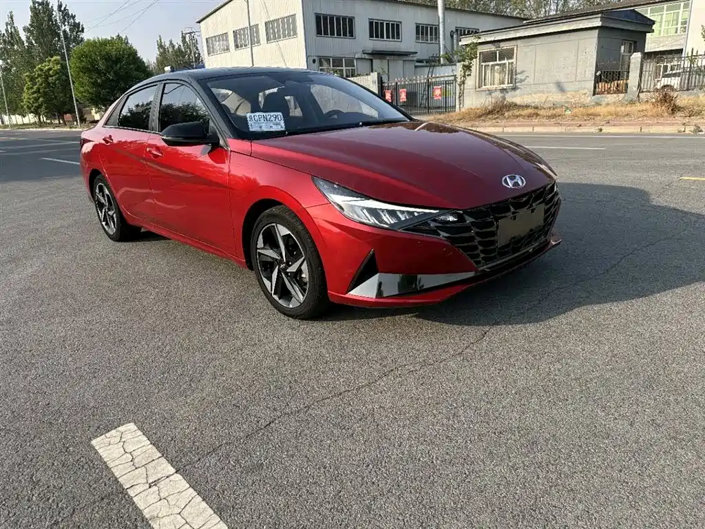 Hyundai Elantra 2022 — фото 3