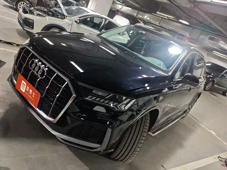 Audi Q7 2020 — фото 1
