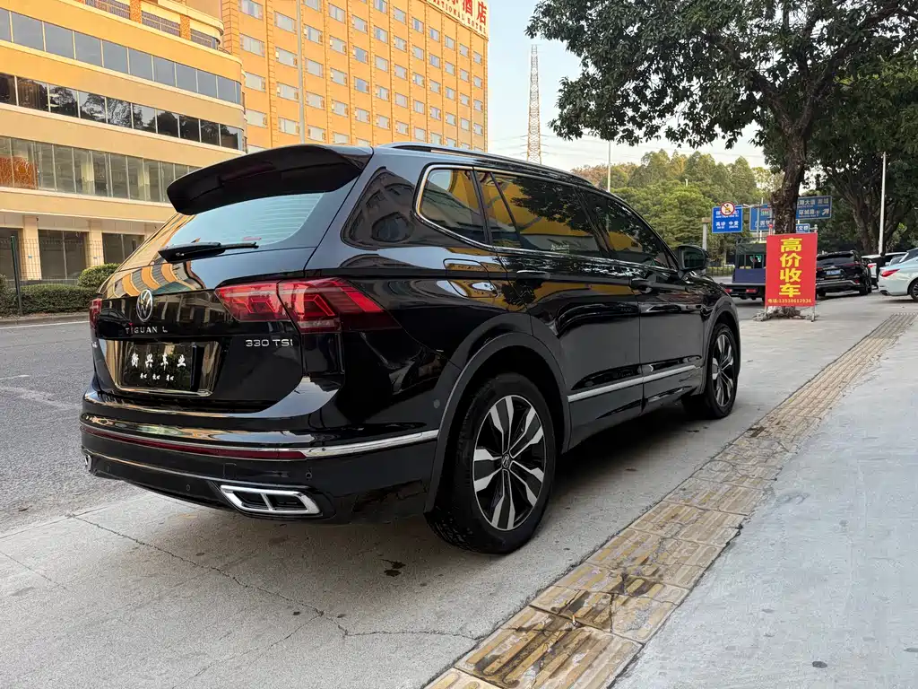 Volkswagen Tiguan L 2023 — фото 9