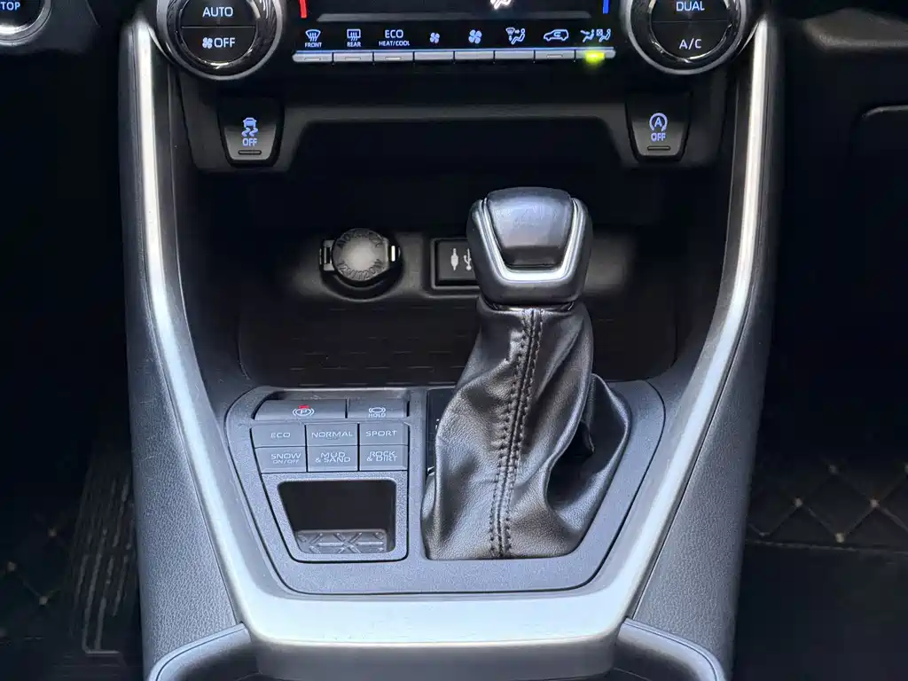 Toyota Wildlander 2023 — фото 11