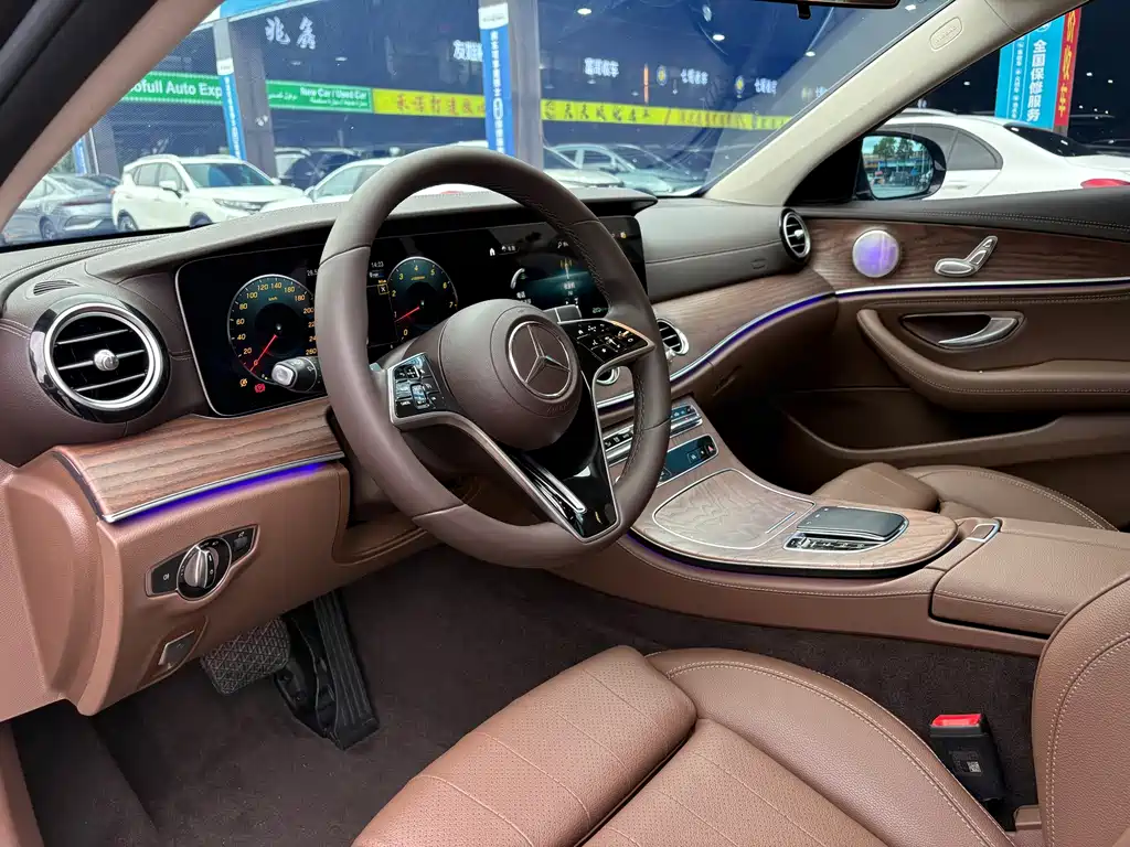 Mercedes-Benz E-Class 2023 — фото 9