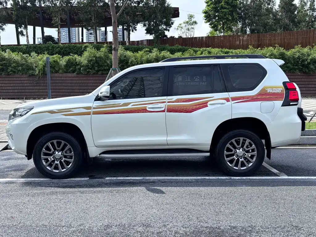 Toyota Prado 2018 — фото 3