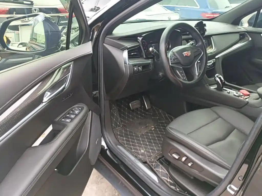 Cadillac XT5 2024 — фото 16