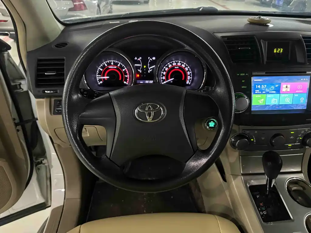 Toyota Highlander 2015 — фото 7