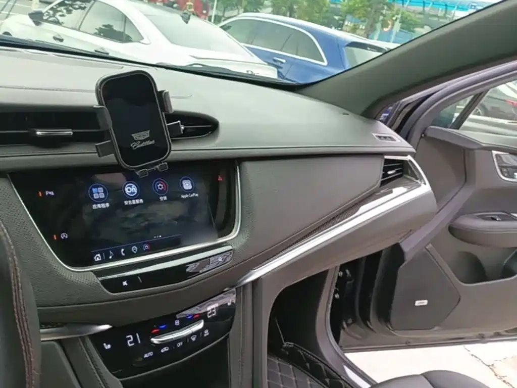 Cadillac XT5 2024 — фото 10