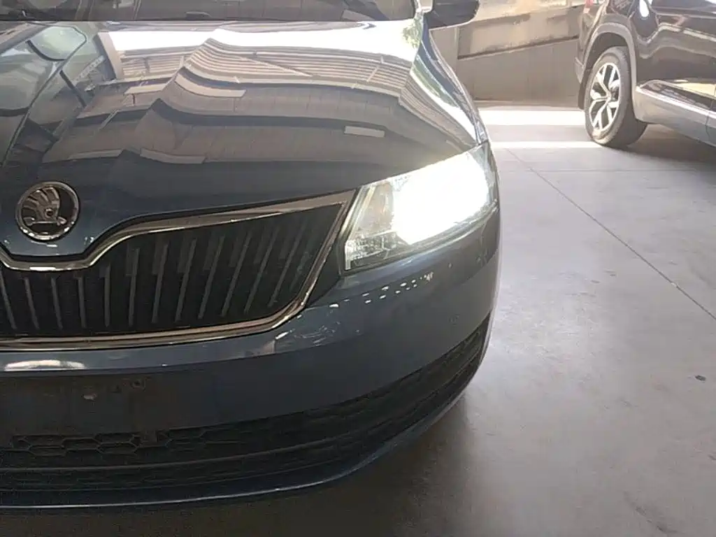 Skoda Rapid Spaceback 2014 — фото 24