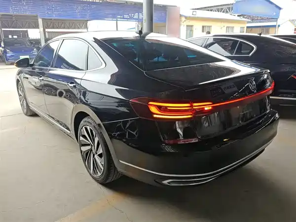 Volkswagen Passat 2023