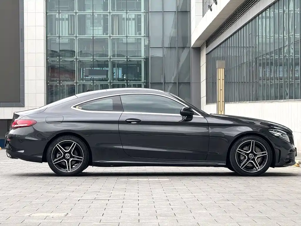 Mercedes-Benz C-Class 2020