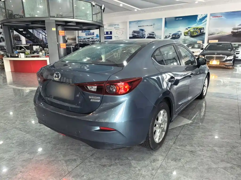 Mazda 3 Axela 2016 — фото 7