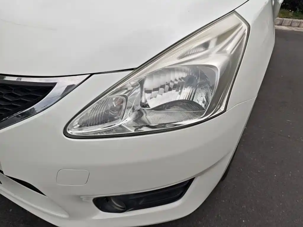 Nissan Tiida 2016 — фото 24