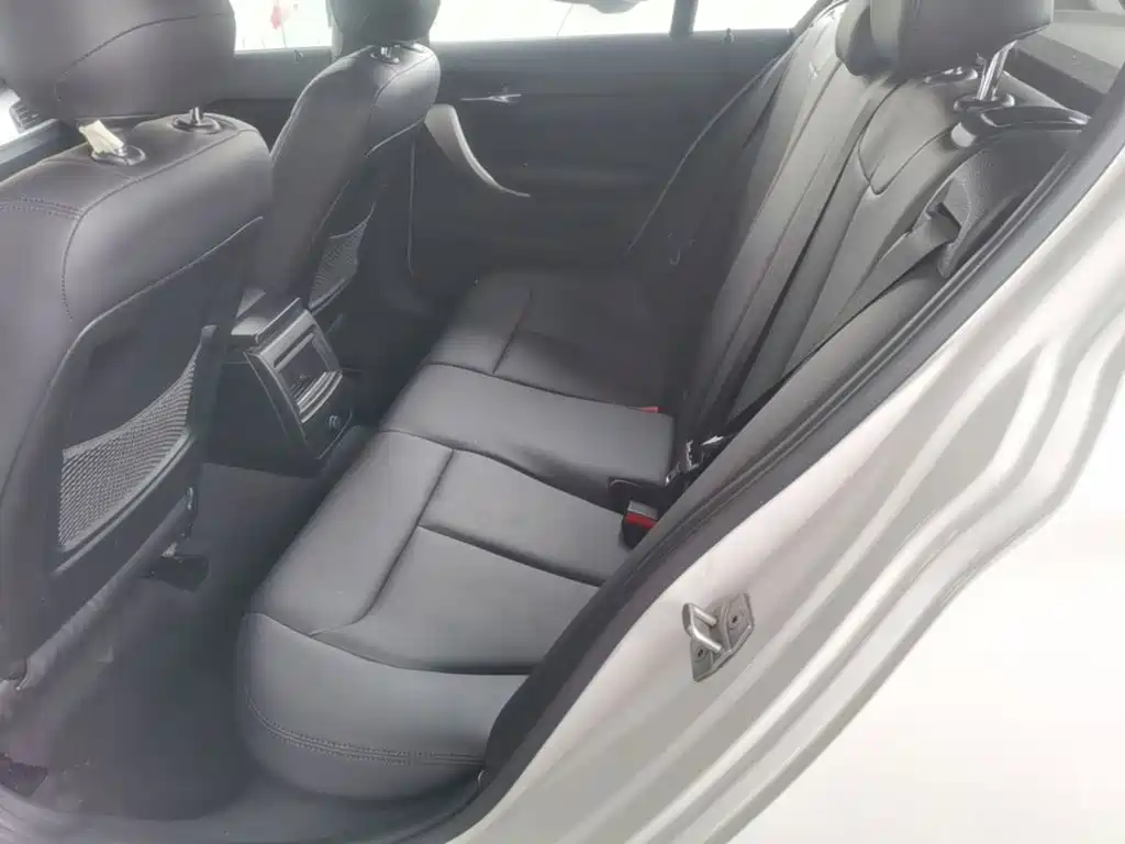 BMW 1 Series 2017 — фото 17