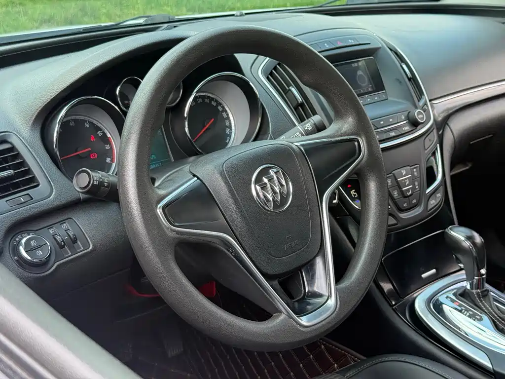 Buick Regal 2017 — фото 16