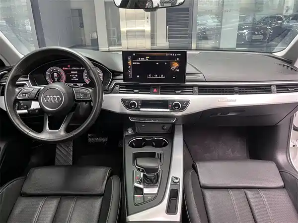 Audi A4L 2020