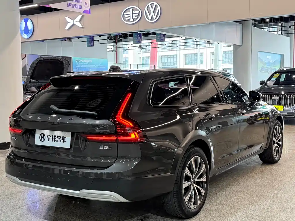 Volvo V90 2023 — фото 4