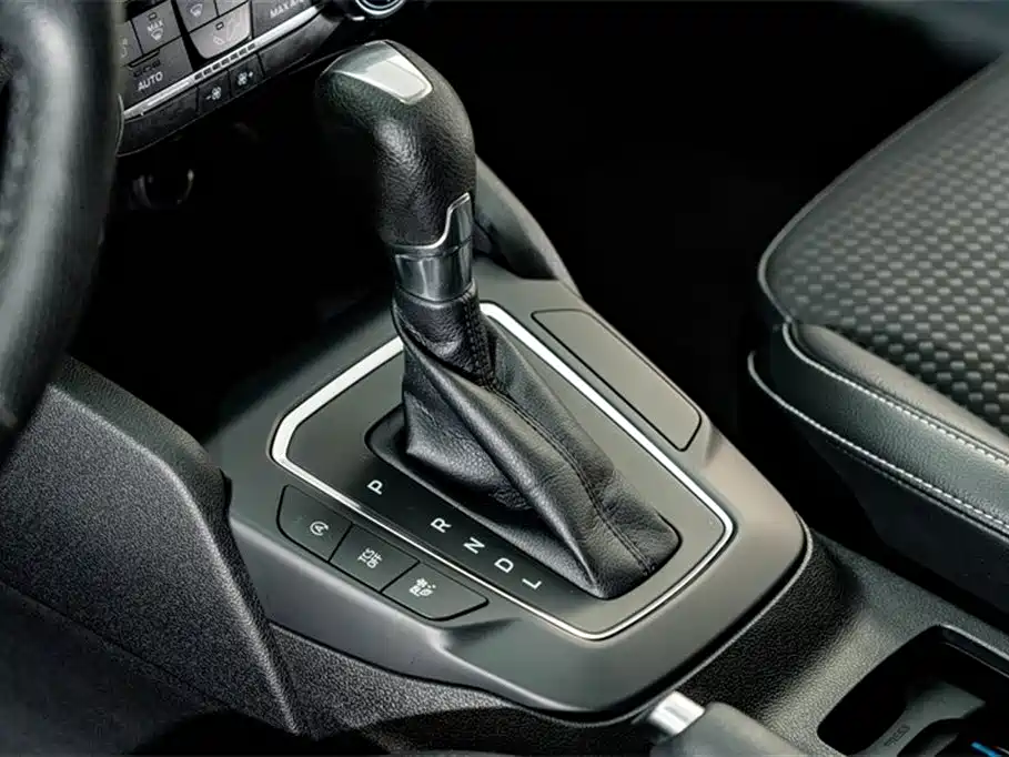 Ford Focus 2019 — фото 11