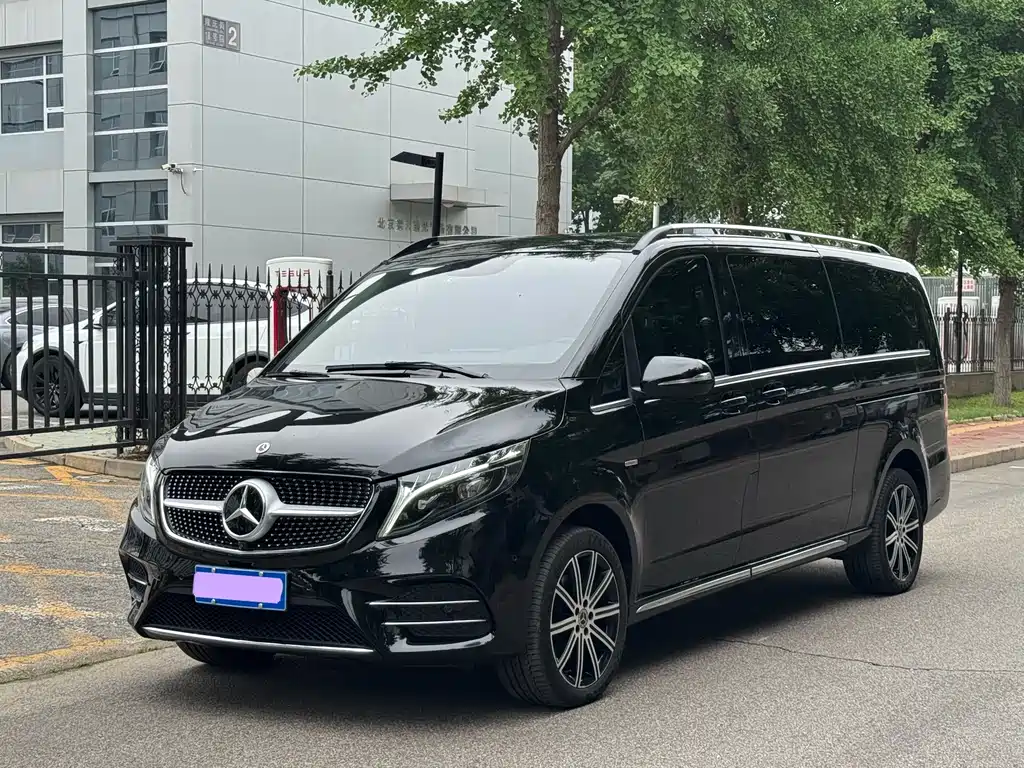 Mercedes-Benz V-Class 2023 — фото 3
