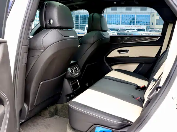 Bentley Bentayga 2021