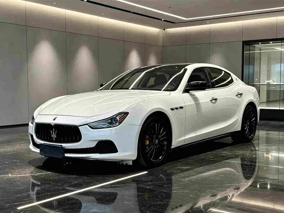 Maserati Ghibli 2015 — фото 1