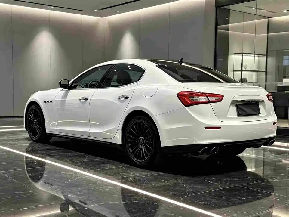 Maserati Ghibli 2015 — фото 6
