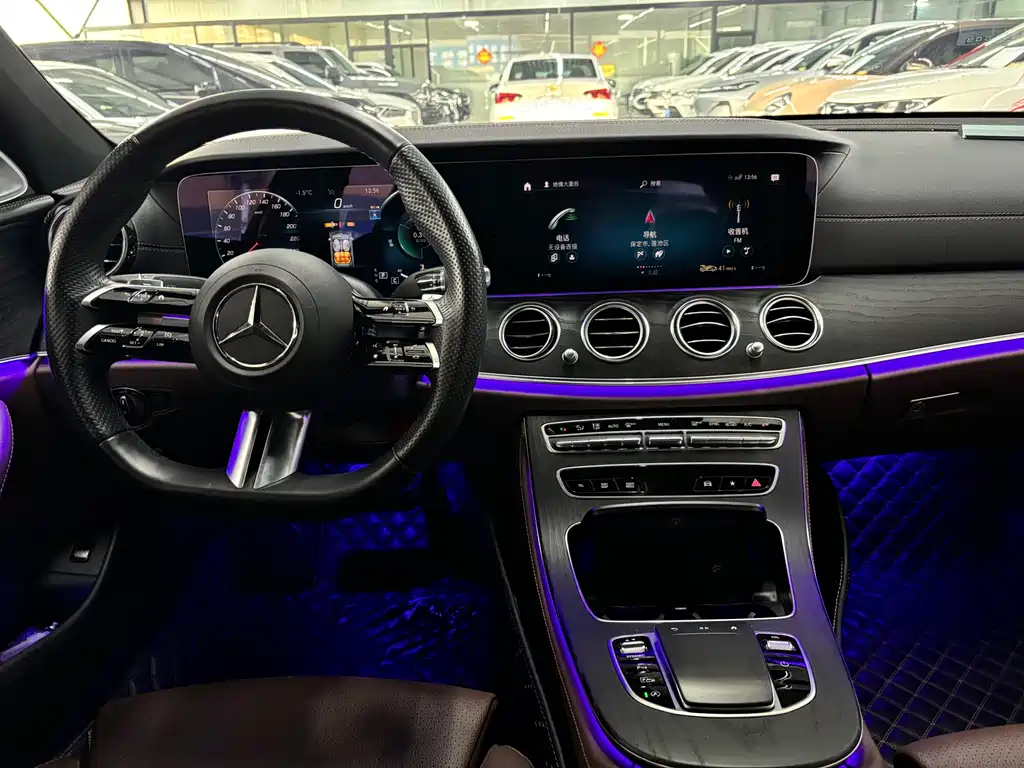 Mercedes-Benz E-Class 2023 — фото 7