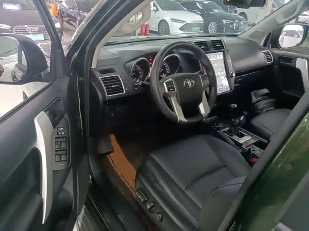 Toyota Prado 2017 — фото 16