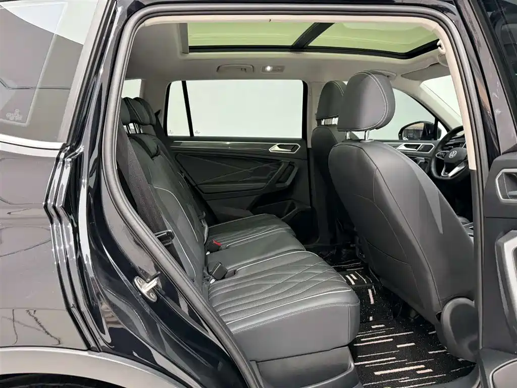 Volkswagen Tiguan L 2024 — фото 20