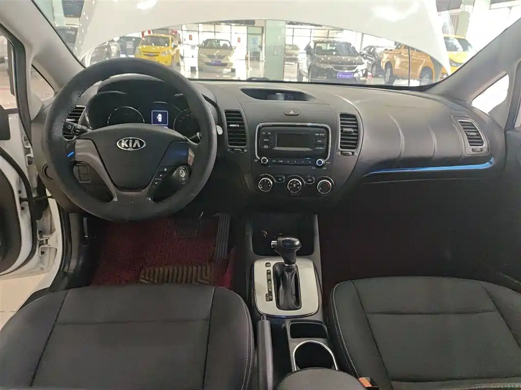Kia K3 2016 — фото 10