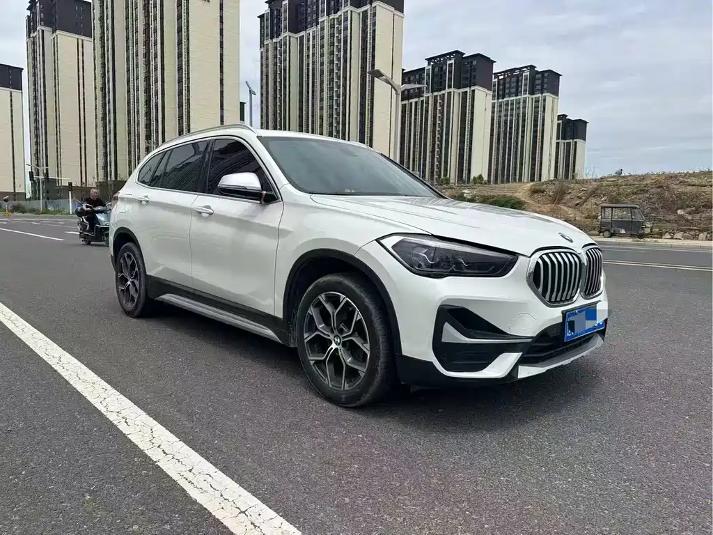 BMW X1 2021 — фото 1