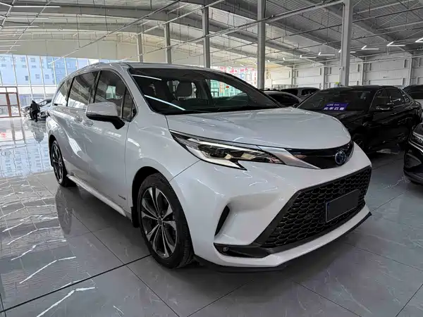Toyota Granvia 2023