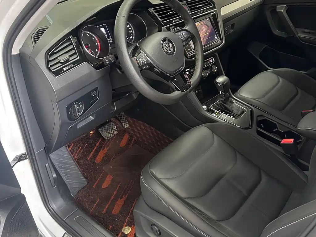 Volkswagen Tiguan L 2019 — фото 11