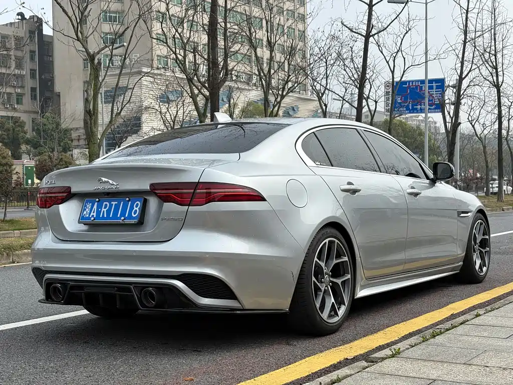 Jaguar XEL 2023 — фото 11