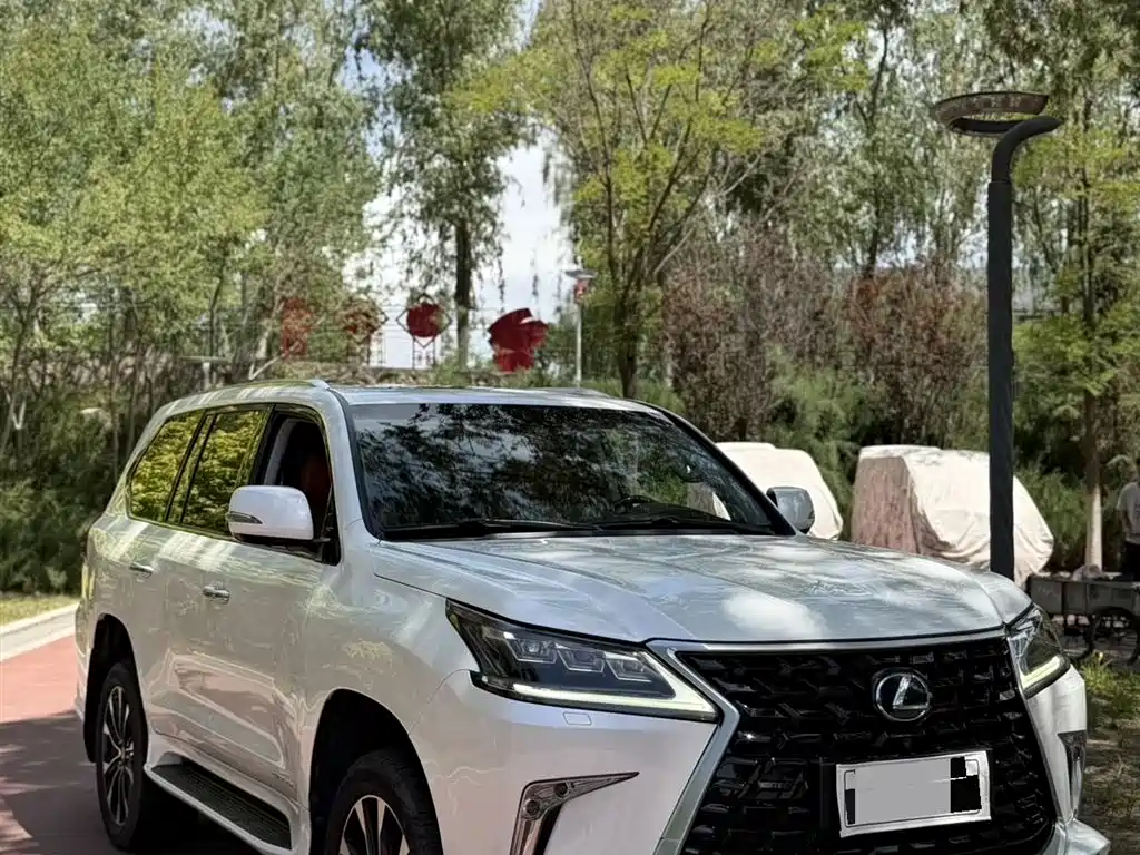 Lexus LX 2016