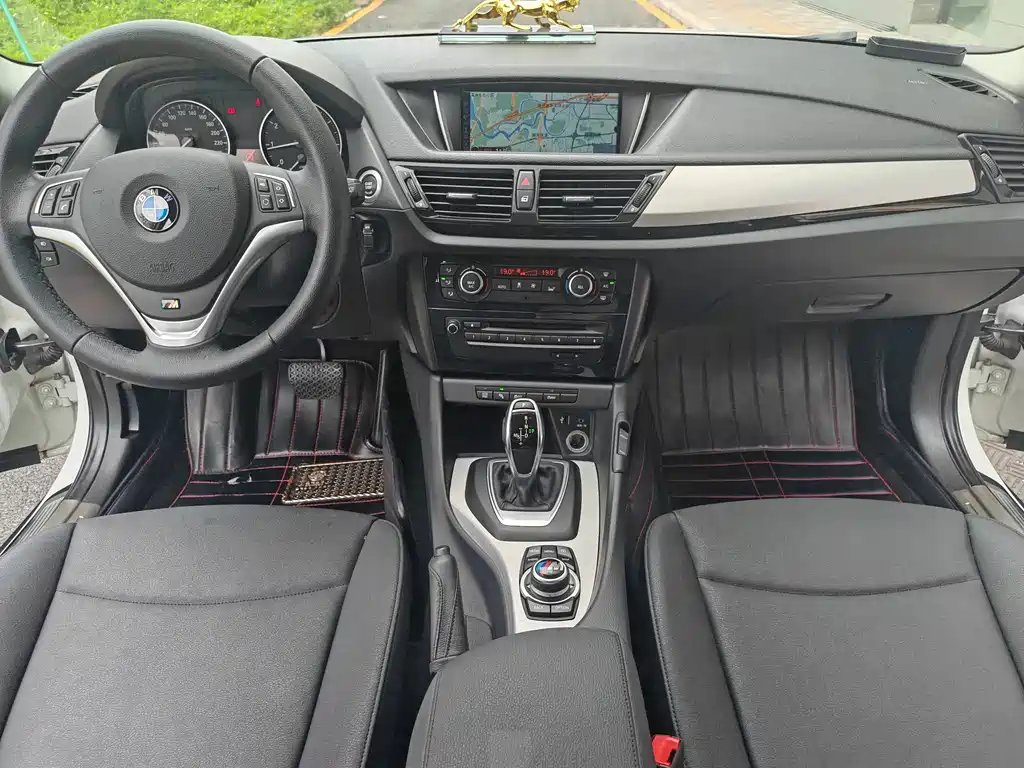 BMW X1 2015 — фото 12