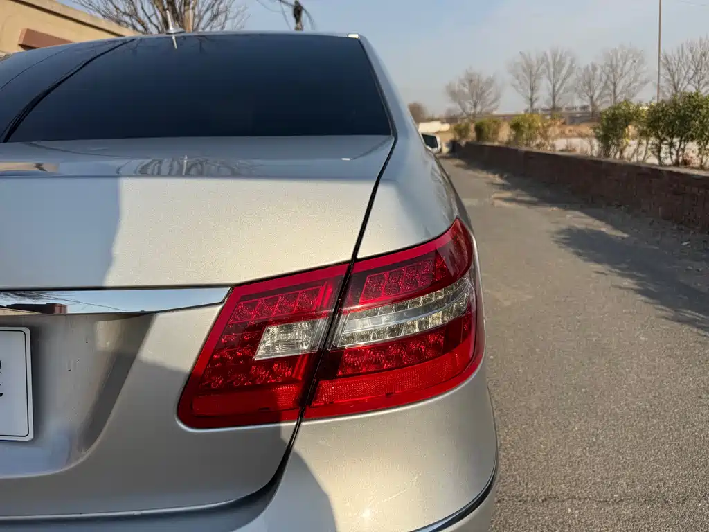 Mercedes-Benz E-Class 2013 — фото 25