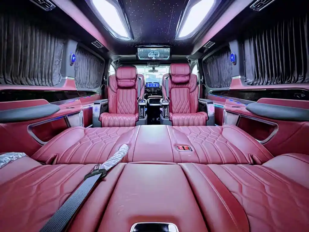 Toyota Hiace — фото 15