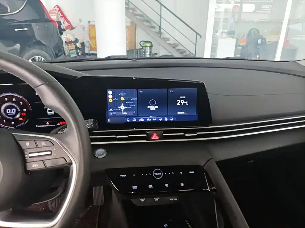 Hyundai Elantra 2020 — фото 10