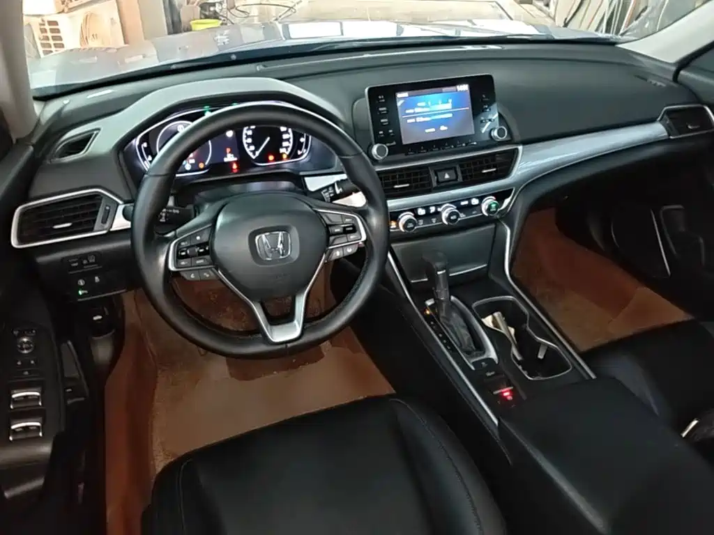 Honda Accord 2019 — фото 10