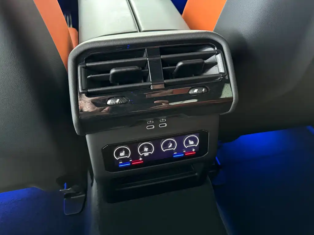 BMW M5 New Energy — фото 23