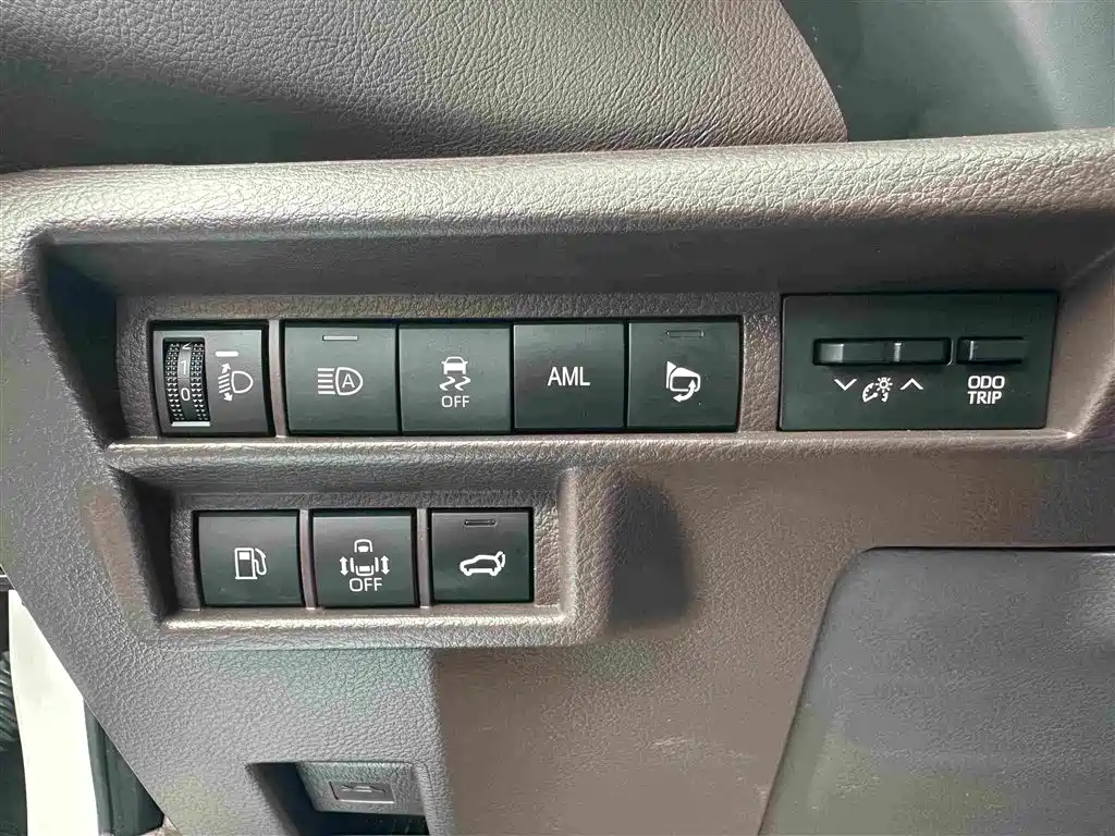Toyota Sienna 2022 — фото 20