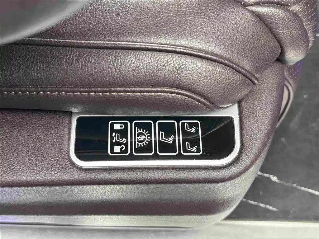 Toyota Sienna 2022 — фото 23
